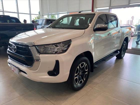 TOYOTA HILUX 2.8 D-4D TURBO DIESEL CD SRV 4X4 AUTOMÁTICO